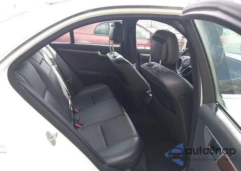 2014 Mercedes-Benz C 250 Sport из США, поврежденный, VIN WDDGF4HB0EG232452